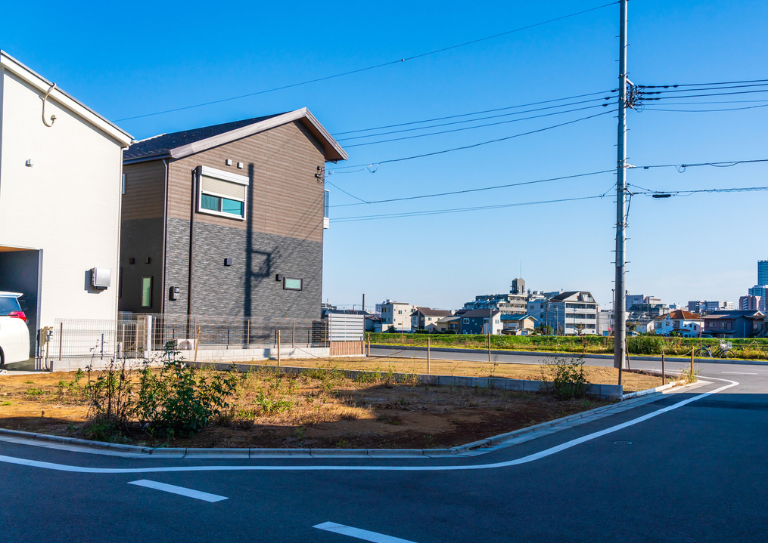 道路との高低差がない土地